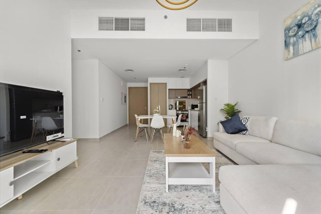 Luxury 1br At Creek Edge Tower 2 Apartment Dubai