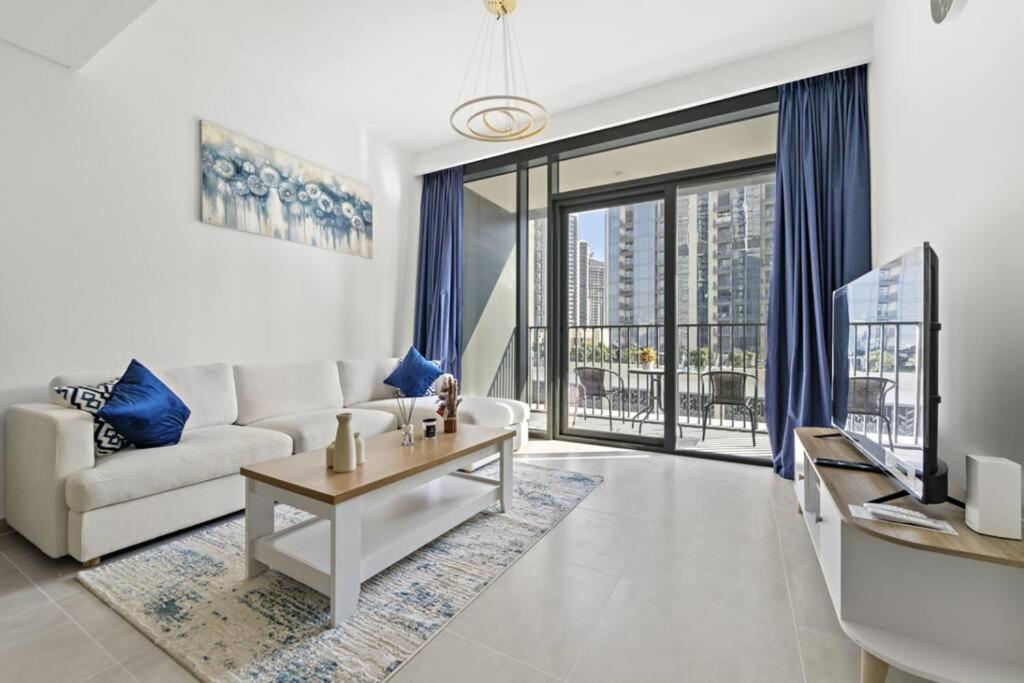 Luxury 1br At Creek Edge Tower 2 Apartment Dubai