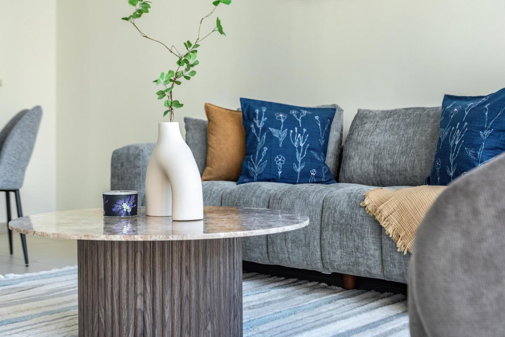 Classic Retreat In Jbr With Private Access Apartment Dubai