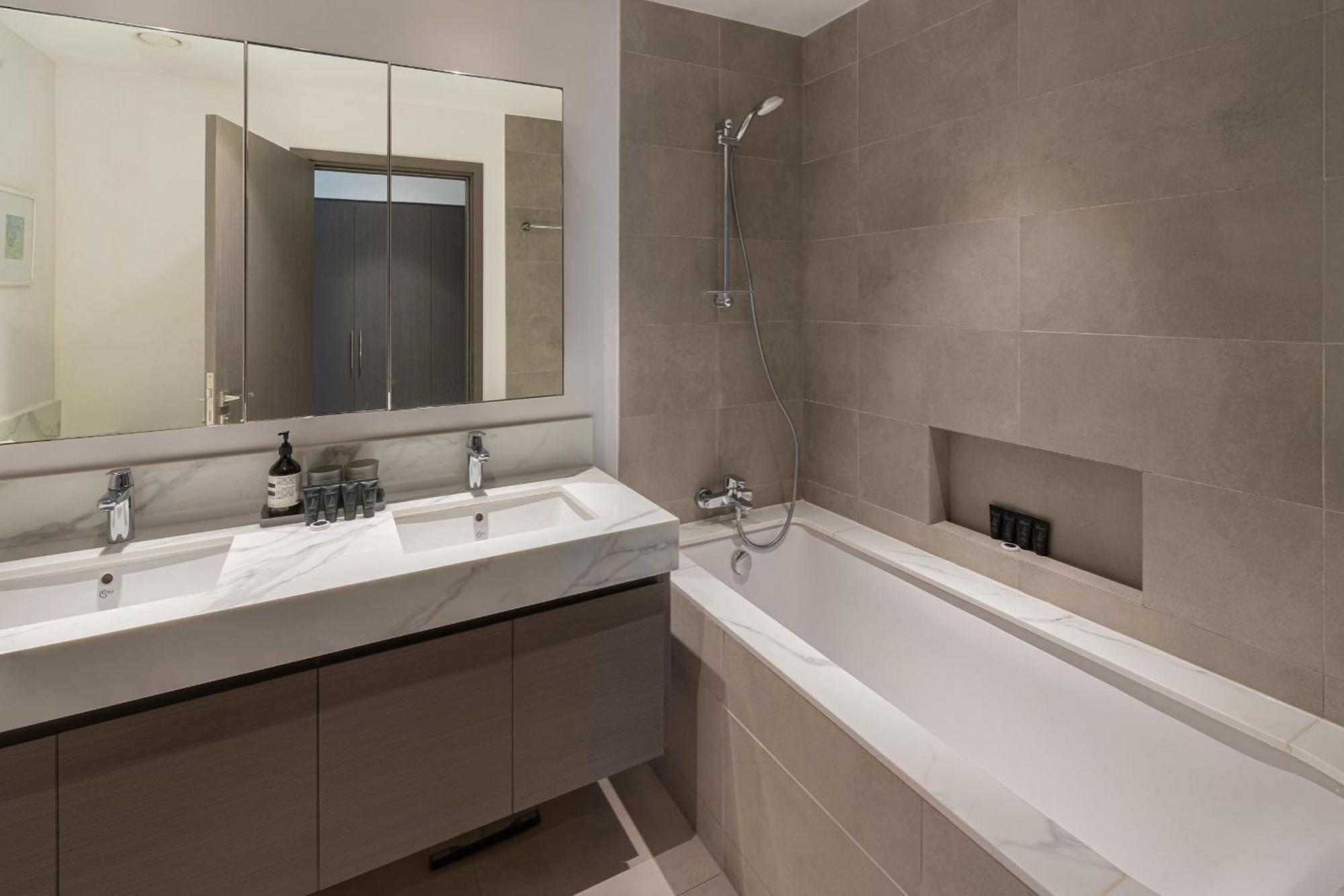 Creek Horizon Tower 1 - 2br - Allsopp & Allsopp Apartment Dubai