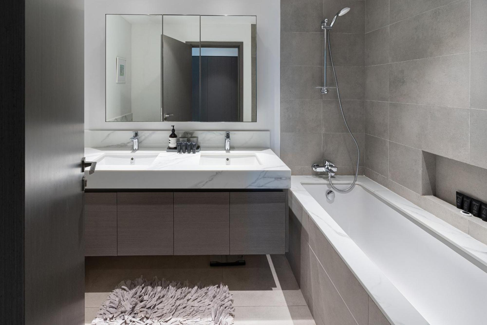 Apartment Creek Horizon Tower 1 - 2br - Allsopp & Allsopp
