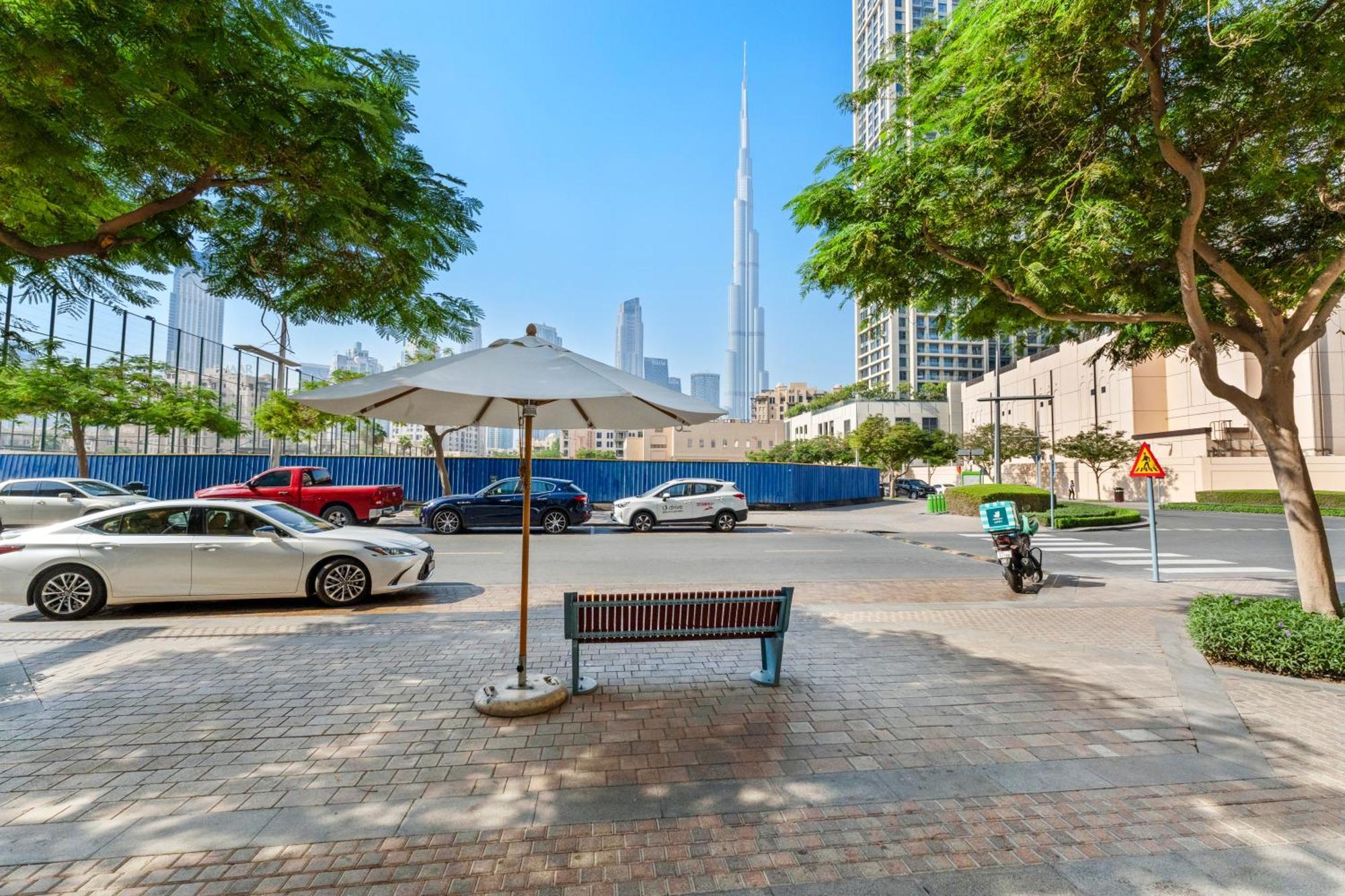 Stylish 1 Bedroom - Burj Khalifa View- 5Mn Walk To Dubai Mall-Apartment In Burj Views Tower * Dubai