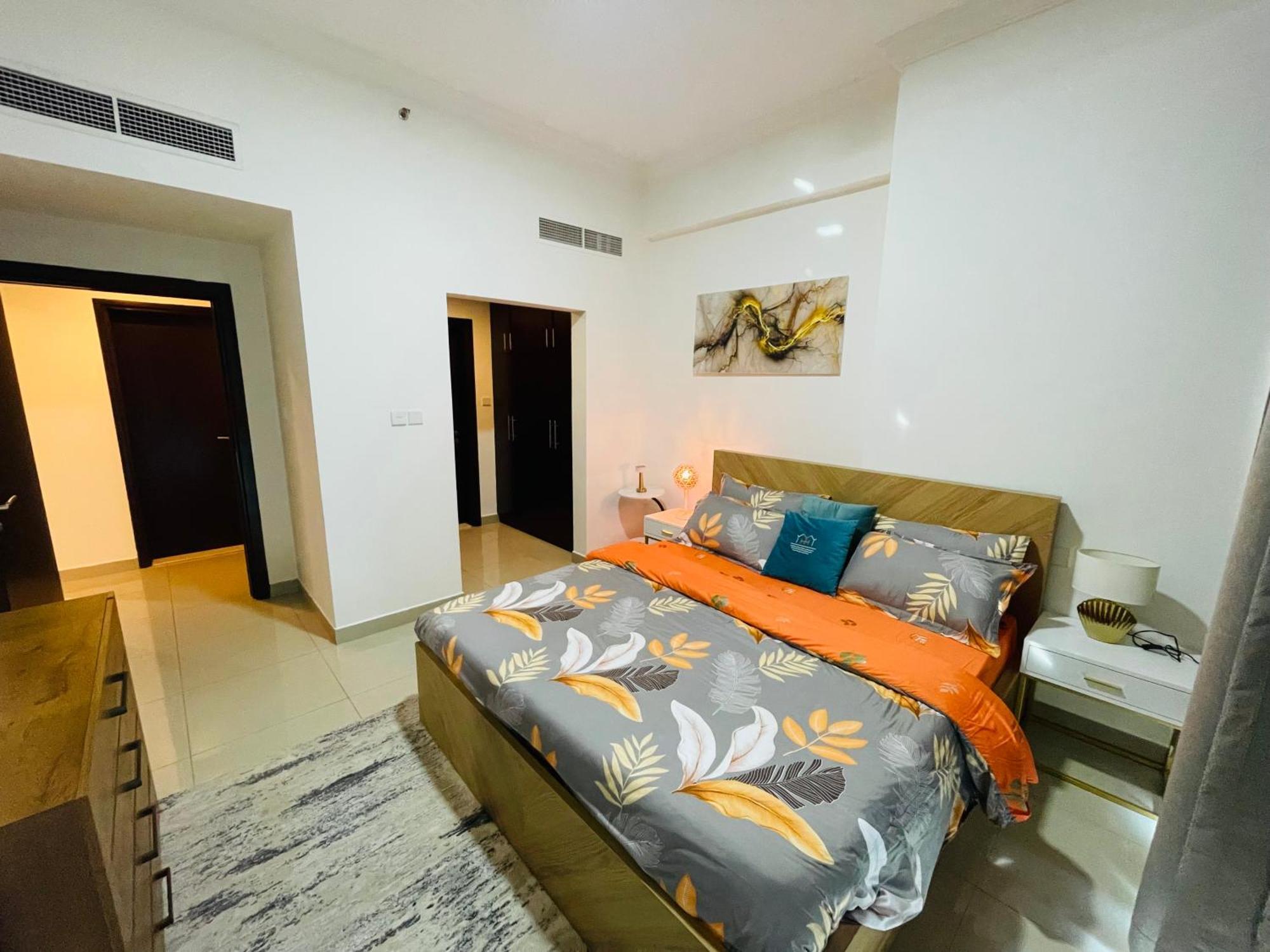 Apartment Stylish Fairview In Business Bay Canal View Marasi Drive Dubai