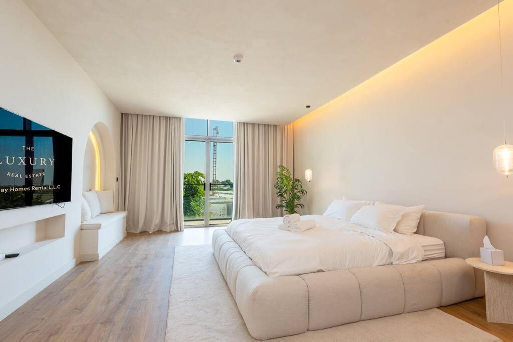 Hills - Modern 5 Bedroom Expansive By Tlre Homes Apartment
