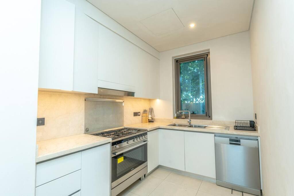 Apartment Hills - Modern 5 Bedroom Expansive By Tlre Homes Dubai