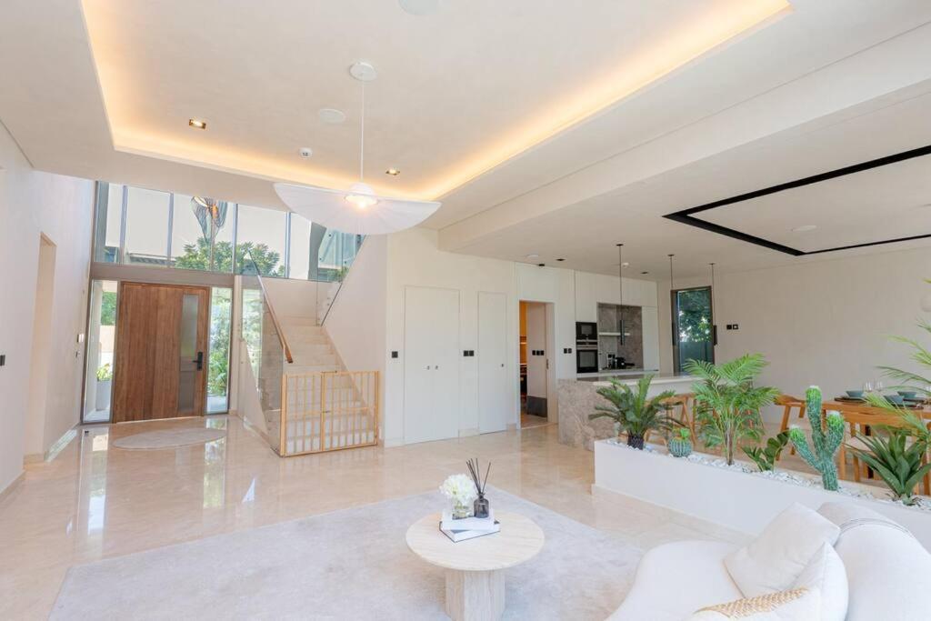 Hills - Modern 5 Bedroom Expansive By Tlre Homes Dubai