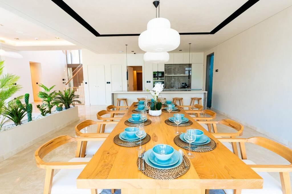 Hills - Modern 5 Bedroom Expansive By Tlre Homes Apartment