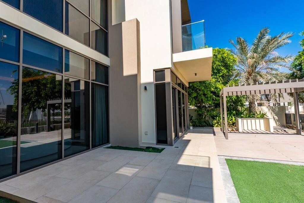 Apartment Hills - Modern 5 Bedroom Expansive By Tlre Homes *