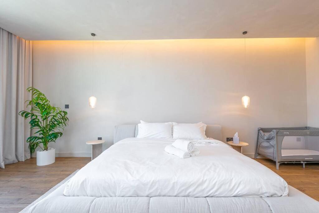 Apartment Hills - Modern 5 Bedroom Expansive By Tlre Homes Dubai