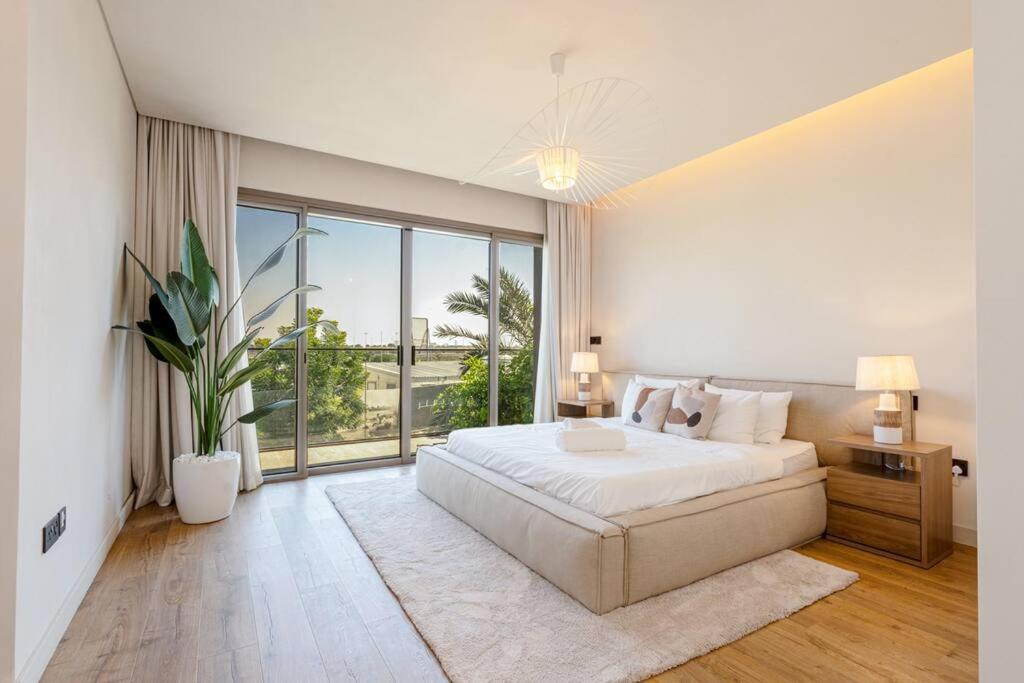 Hills - Modern 5 Bedroom Expansive By Tlre Homes * Dubai