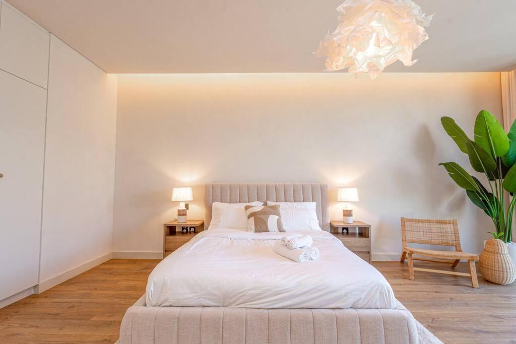 Hills - Modern 5 Bedroom Expansive By Tlre Homes Apartment