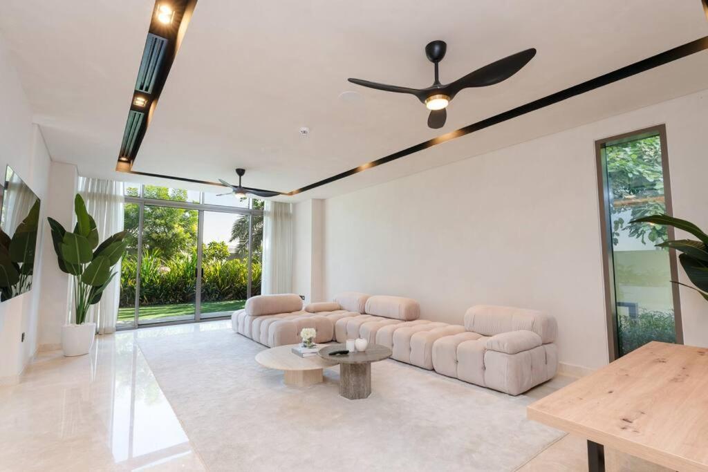 Hills - Modern 5 Bedroom Expansive By Tlre Homes Apartment