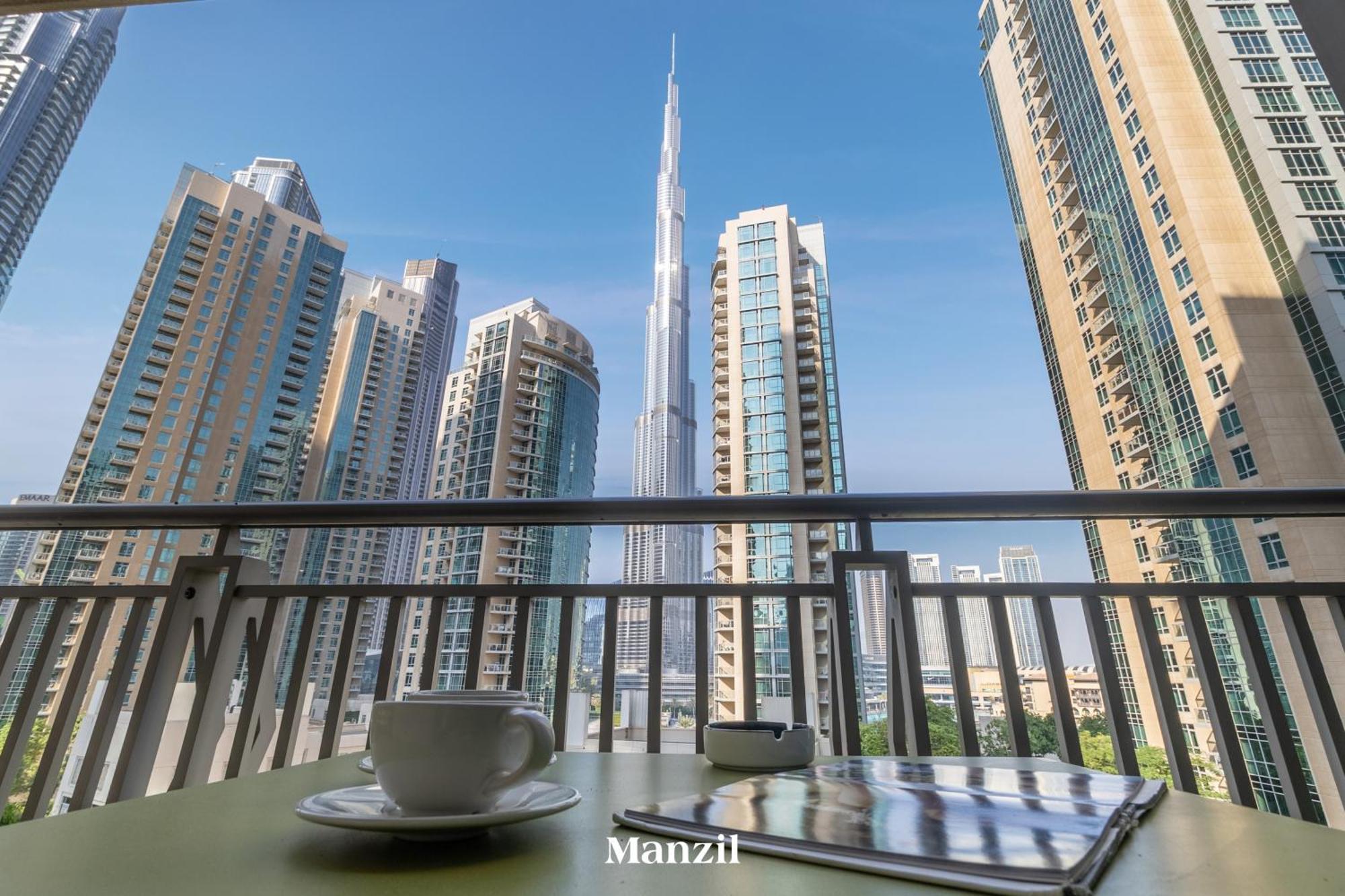 Apartment Stylish 2br With Burj Khalifa View Near Mall *