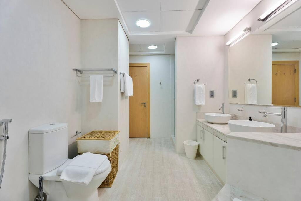 Apartment First Class 2br Cozy Beachfront Escape Dubai