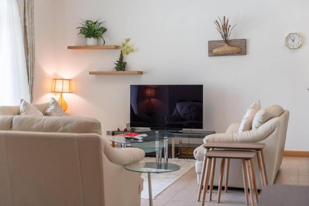 First Class 2br Cozy Beachfront Escape *