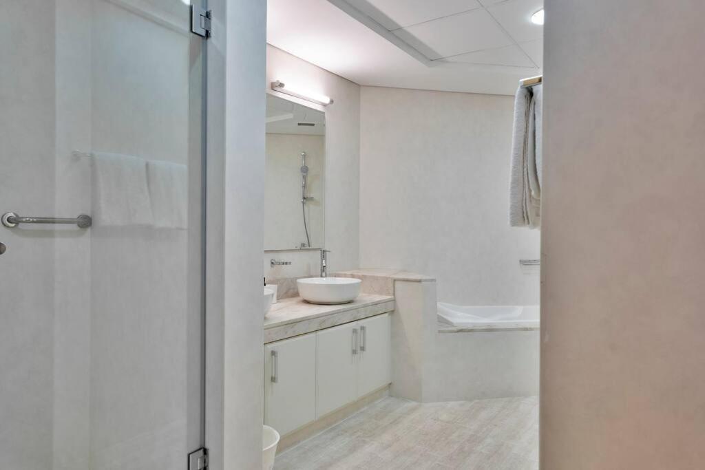 First Class 2br Cozy Beachfront Escape * Dubai