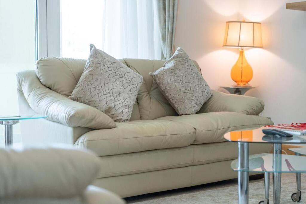 First Class 2br Cozy Beachfront Escape Apartment