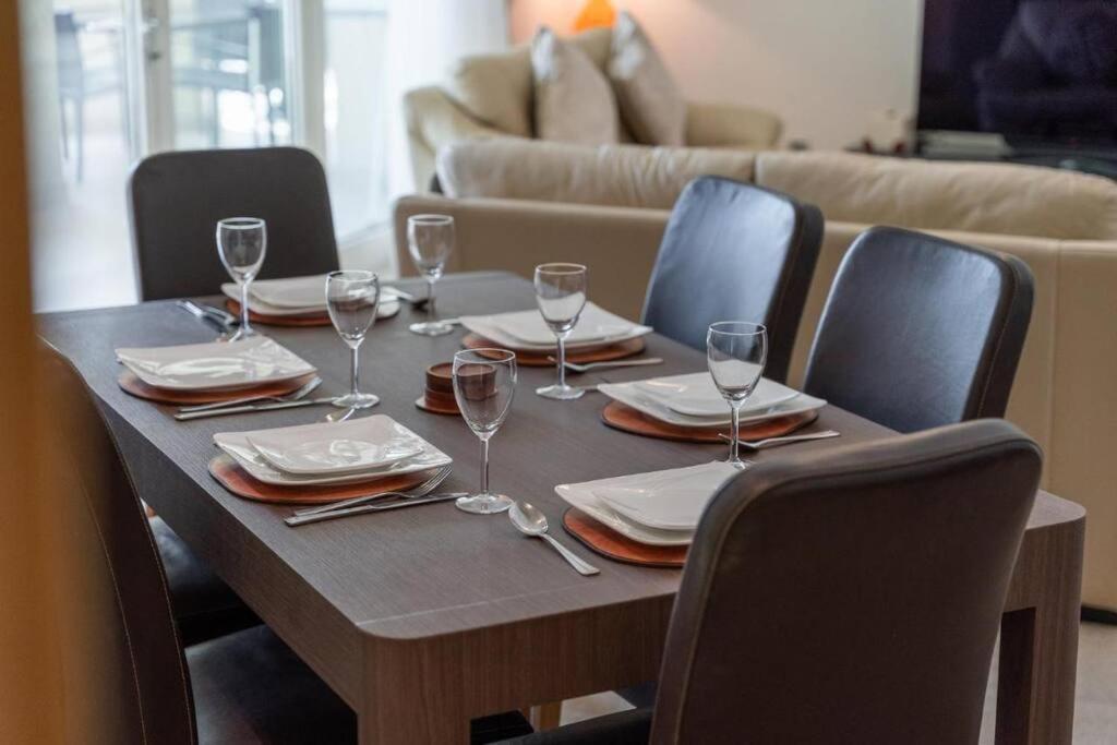 Apartment First Class 2br Cozy Beachfront Escape
