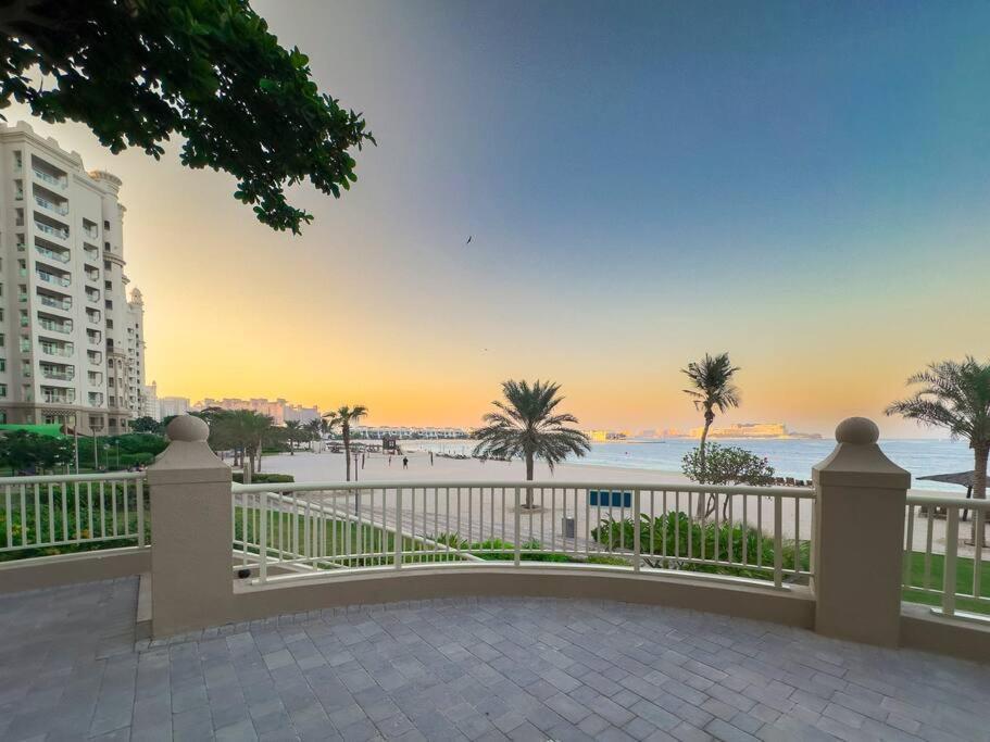Apartment First Class 2br Cozy Beachfront Escape *