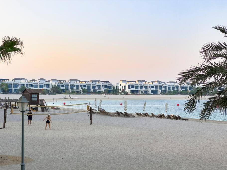 Apartment First Class 2br Cozy Beachfront Escape