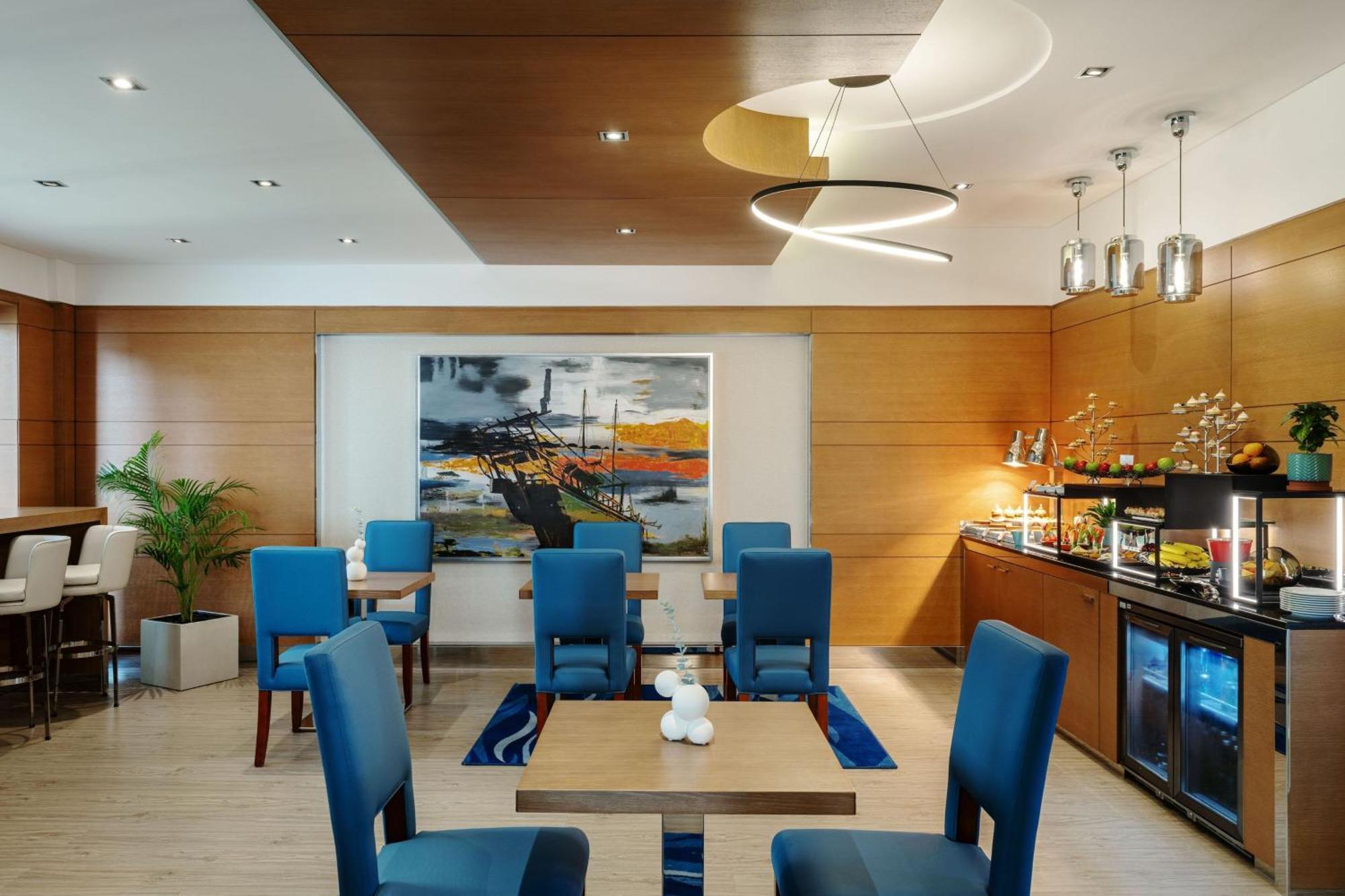 Delta By Marriott Jumeirah Beach, 4*