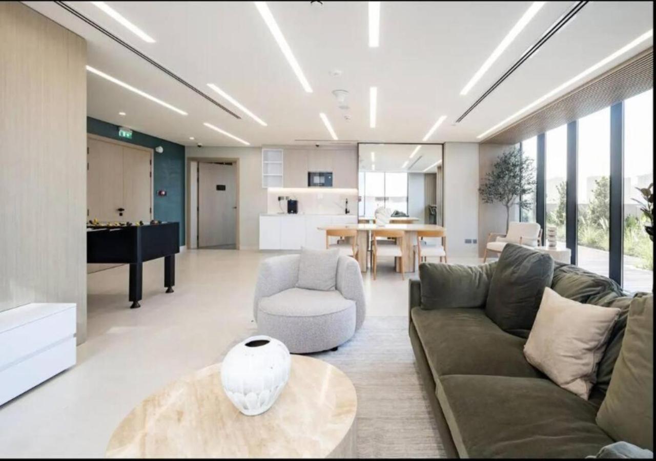 New Luxury Near Marina-4min Walk From Metro * Dubai
