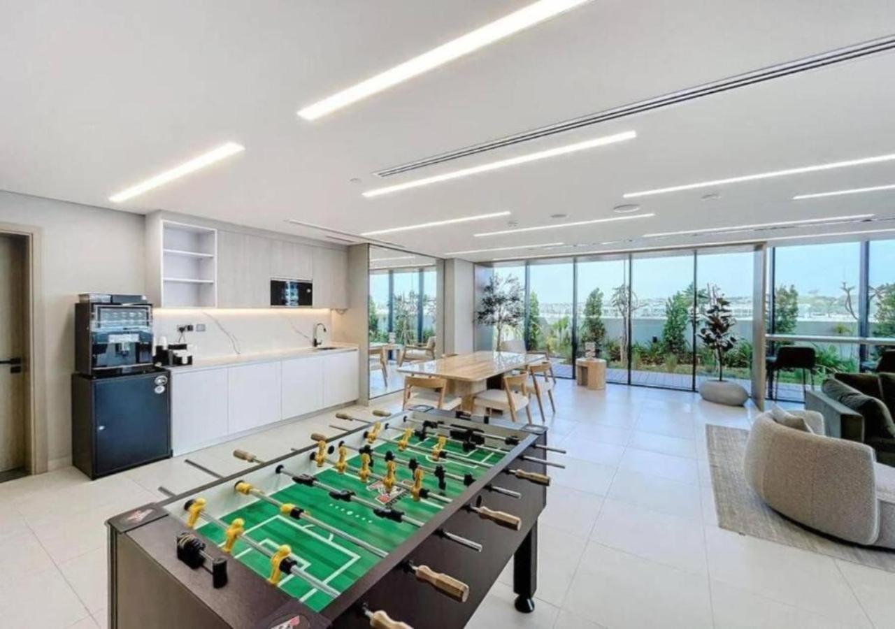 Apartment New Luxury Near Marina-4min Walk From Metro Dubai