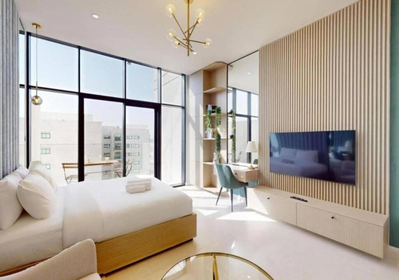 New Luxury Near Marina-4min Walk From Metro Apartment Dubai