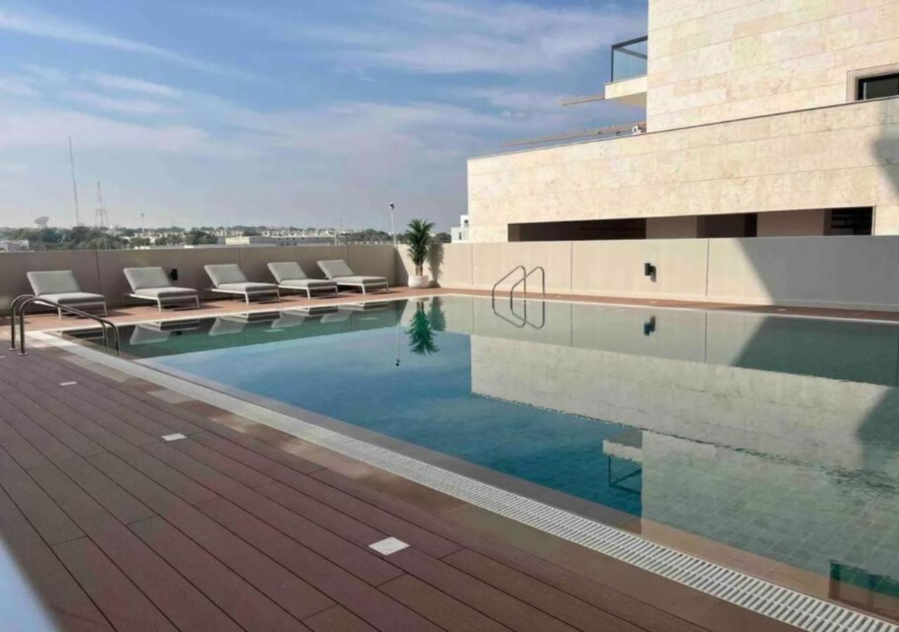 New Luxury Near Marina-4min Walk From Metro * Dubai