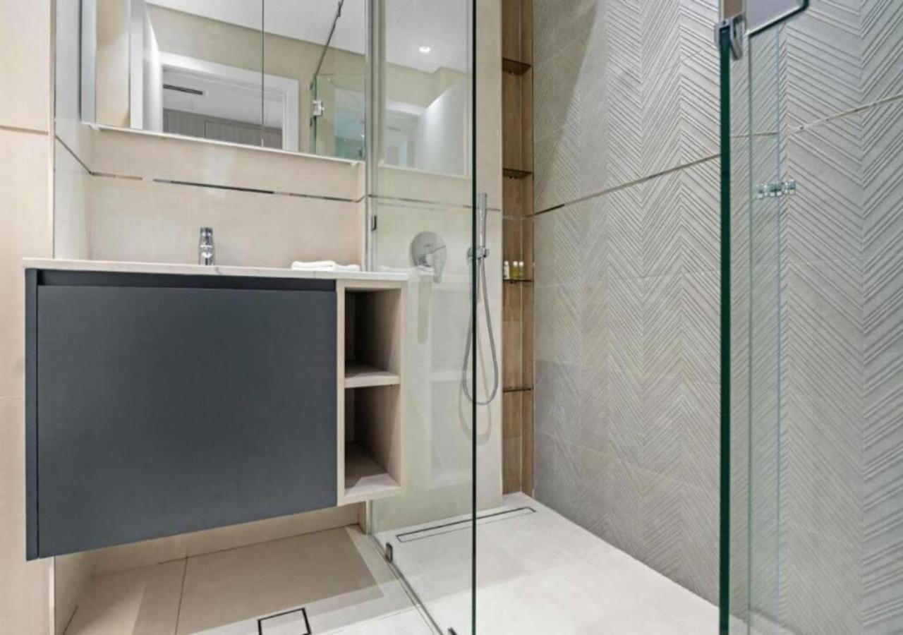 Apartment New Luxury Near Marina-4min Walk From Metro Dubai