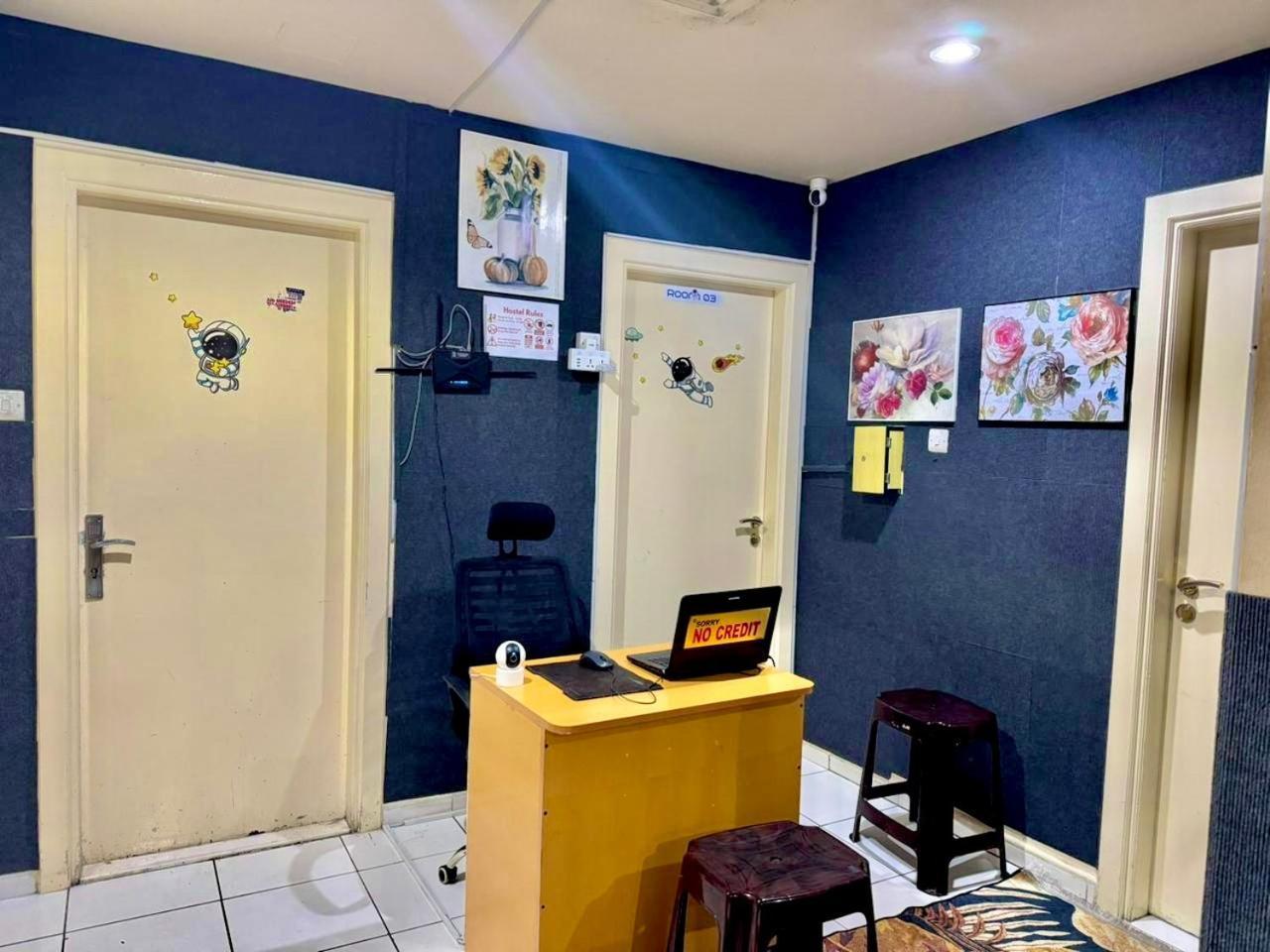 Homestay Aavhr Youth Holiday Near Burjuman Metro Station Dubai