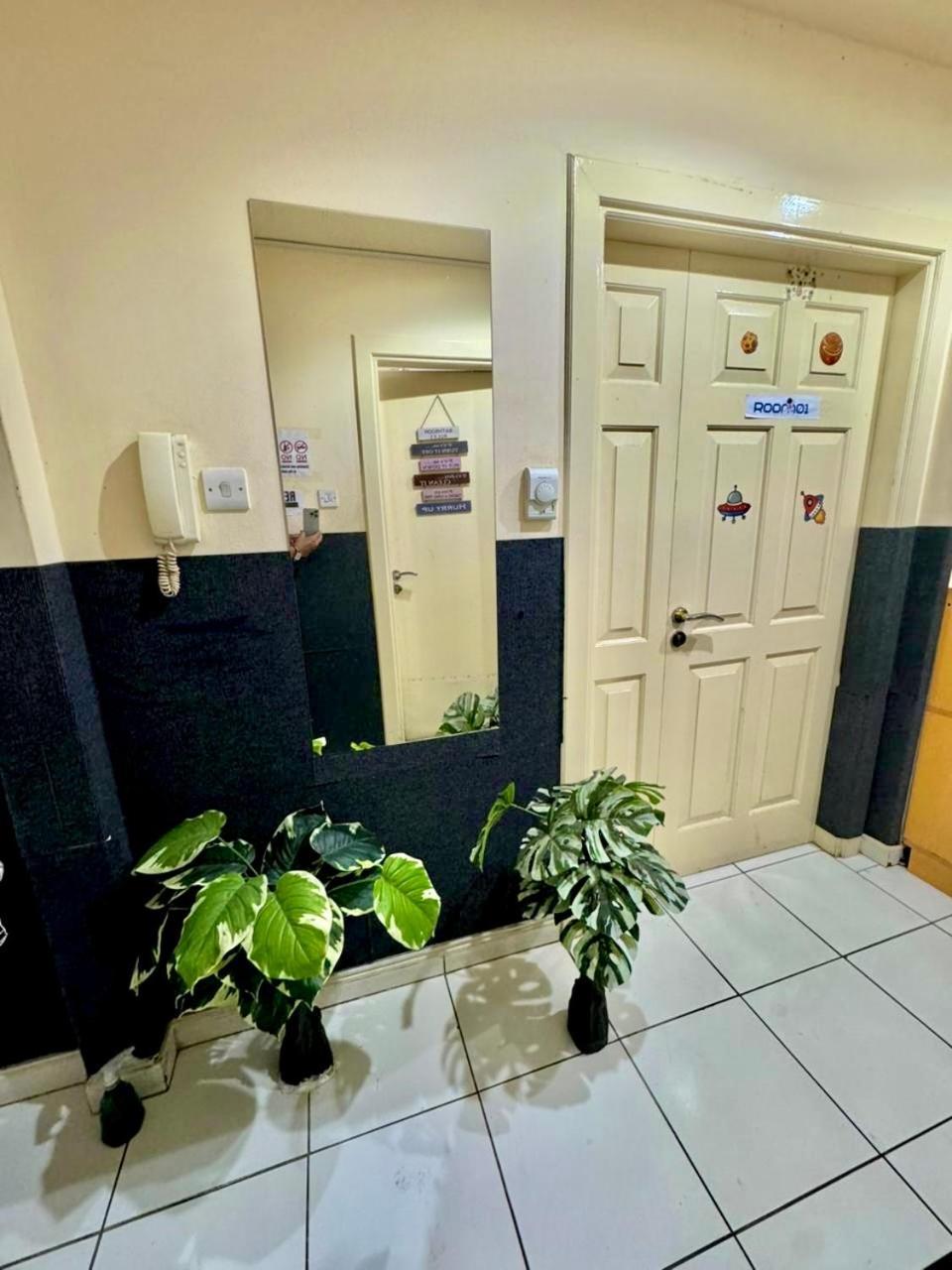 Aavhr Youth Holiday Near Burjuman Metro Station * Dubai