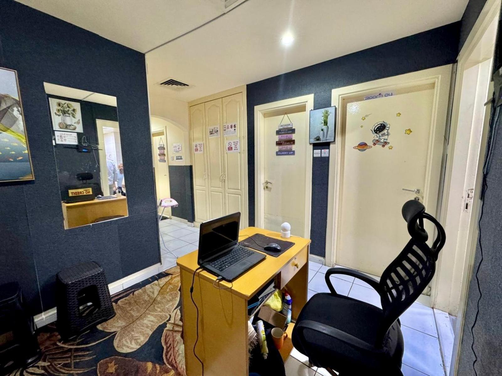 Homestay Aavhr Youth Holiday Near Burjuman Metro Station Dubai
