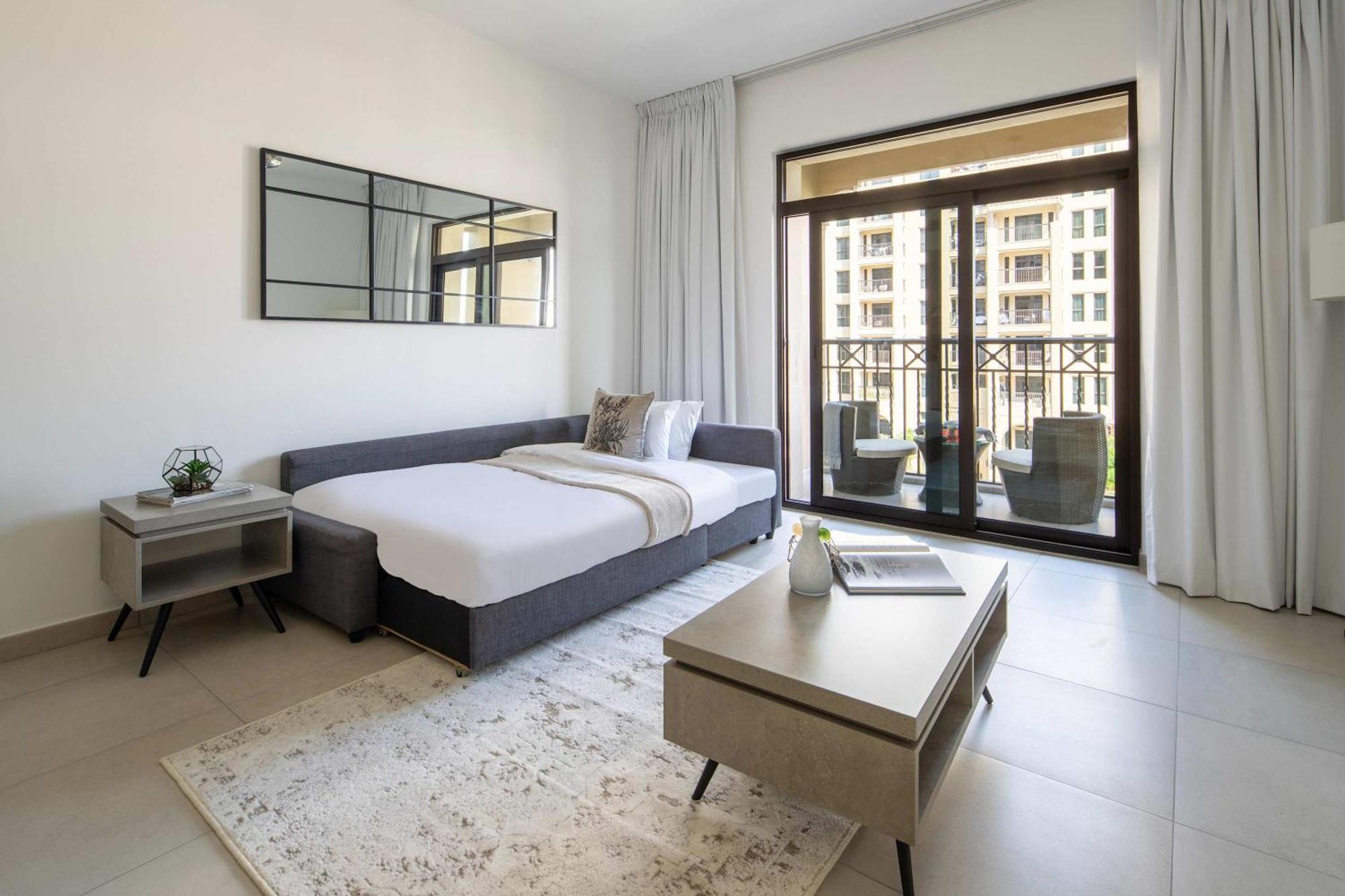 Frank Porter - Lamtara 3 Apartment Dubai