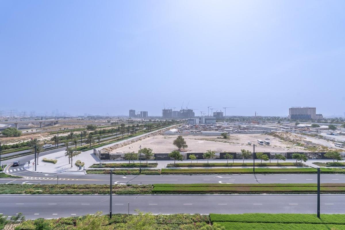 Prestigious 2-bedroom Near To Golf Club At Collective Tower In Hills * Dubai