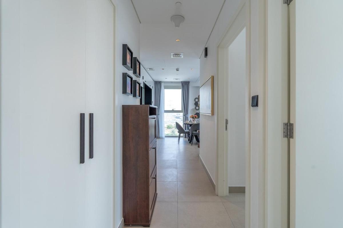 Prestigious 2-bedroom Near To Golf Club At Collective Tower In Hills *