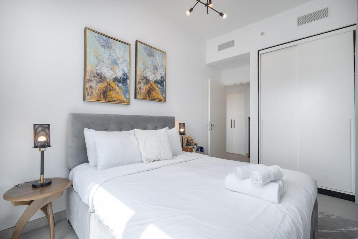 Prestigious 2-bedroom Near To Golf Club At Collective Tower In Hills * Dubai