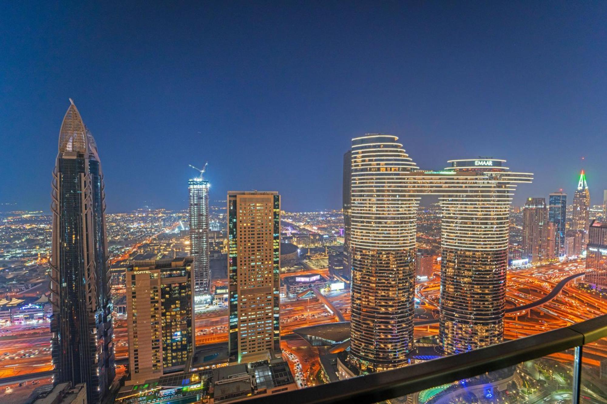 First Class 2br With Full Skyline & Sea View