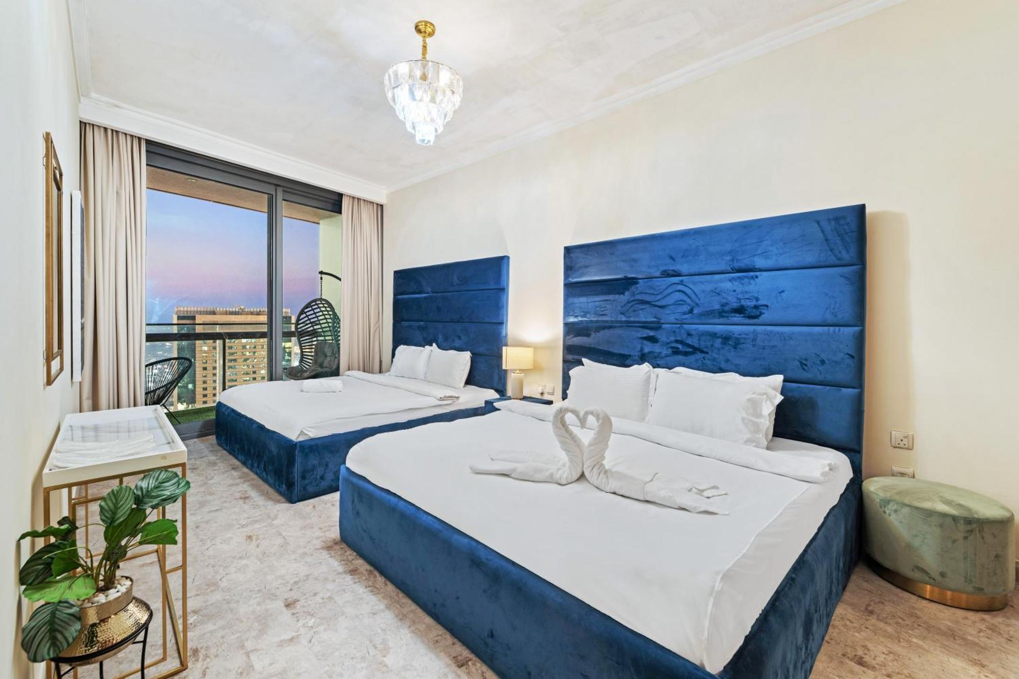 Apartment First Class 2br With Full Skyline & Sea View