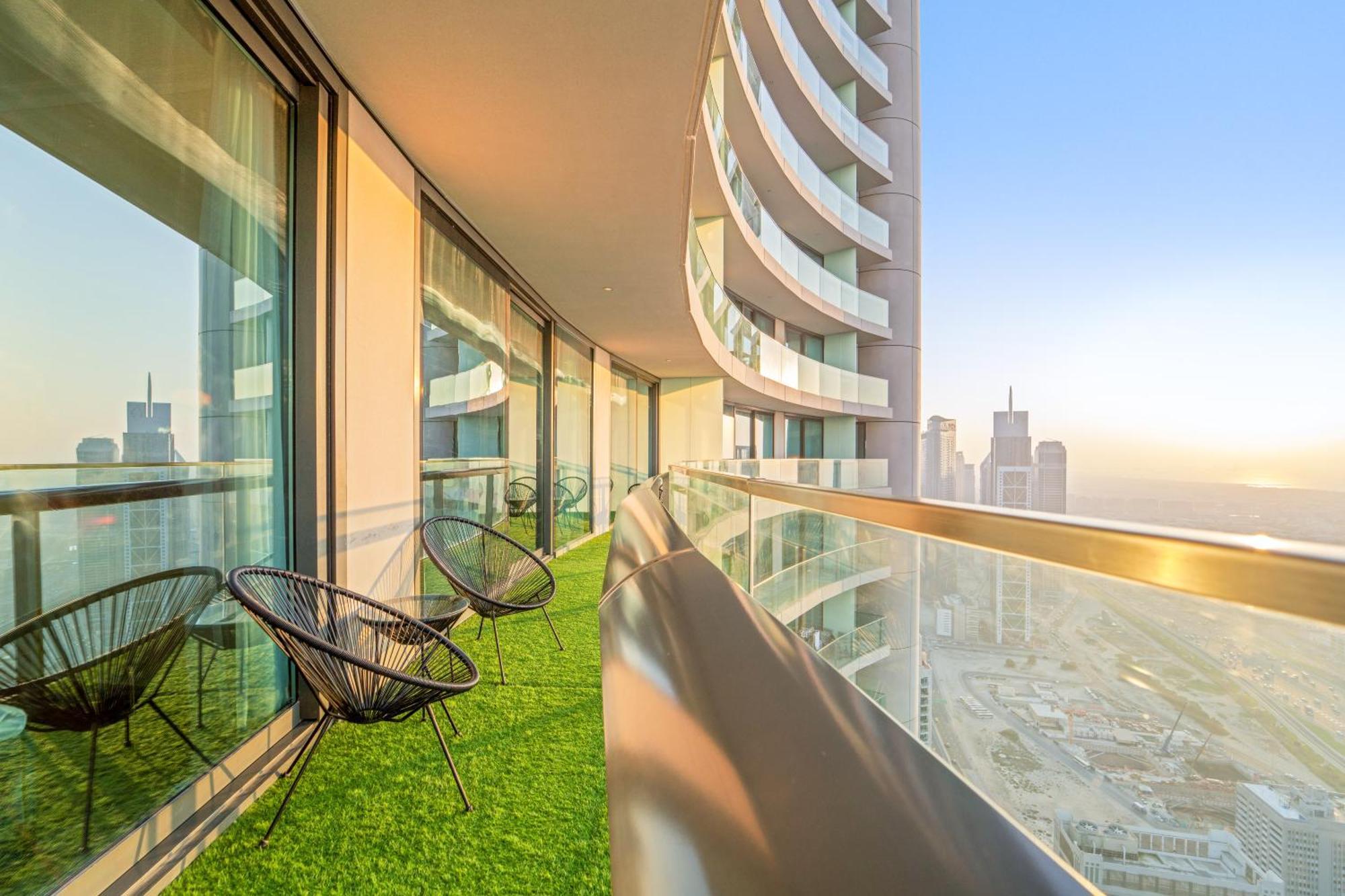 Apartment First Class 2br With Full Skyline & Sea View *
