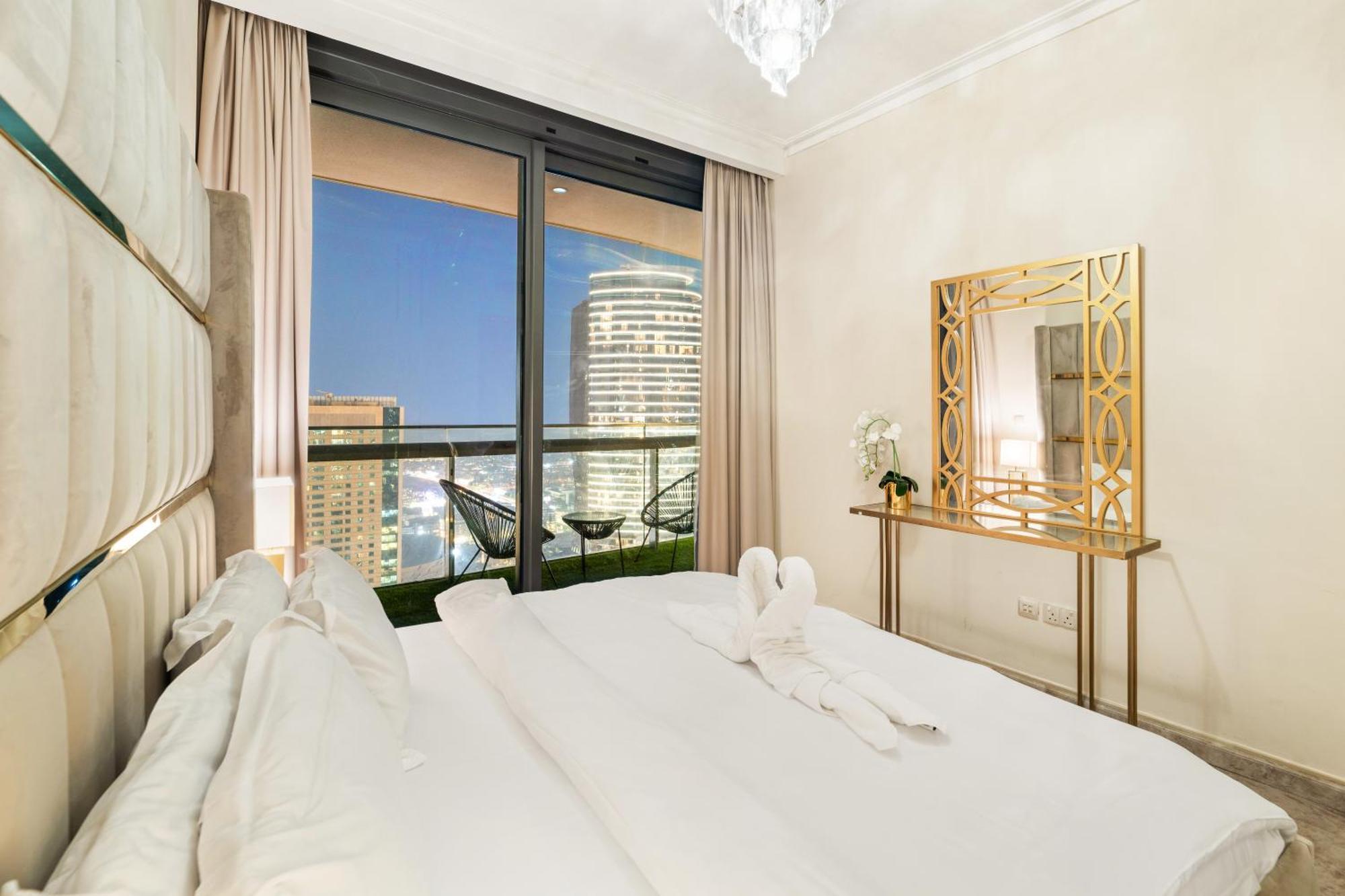 First Class 2br With Full Skyline & Sea View * Dubai