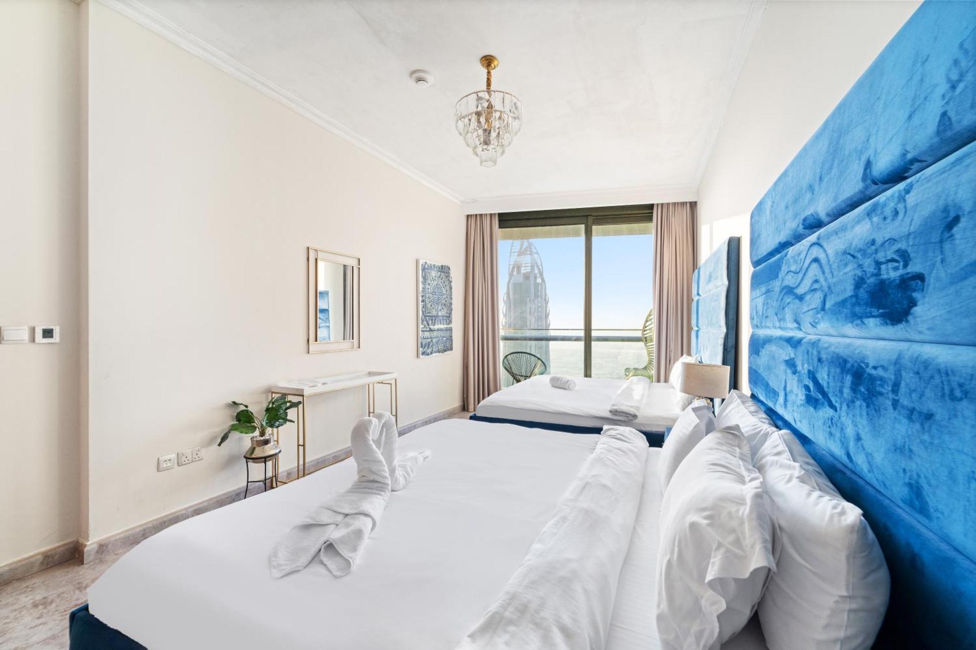 First Class 2br With Full Skyline & Sea View Apartment