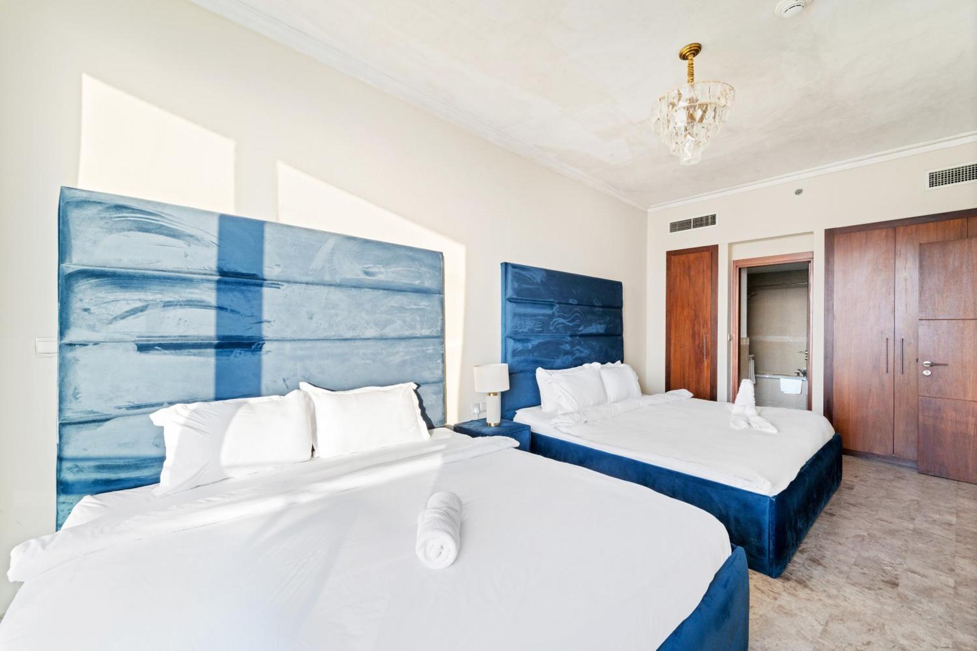 First Class 2br With Full Skyline & Sea View Apartment Dubai
