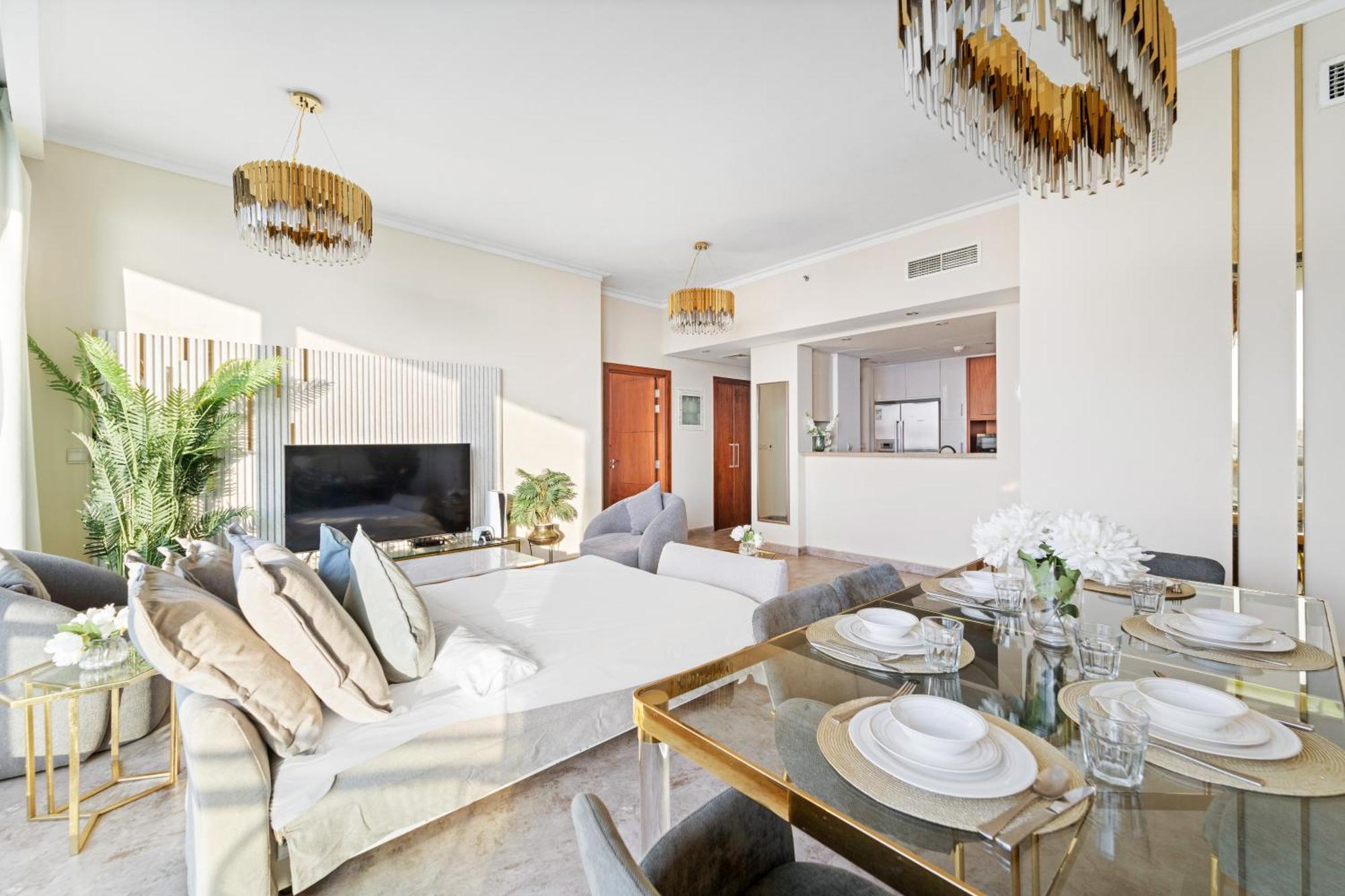 First Class 2br With Full Skyline & Sea View