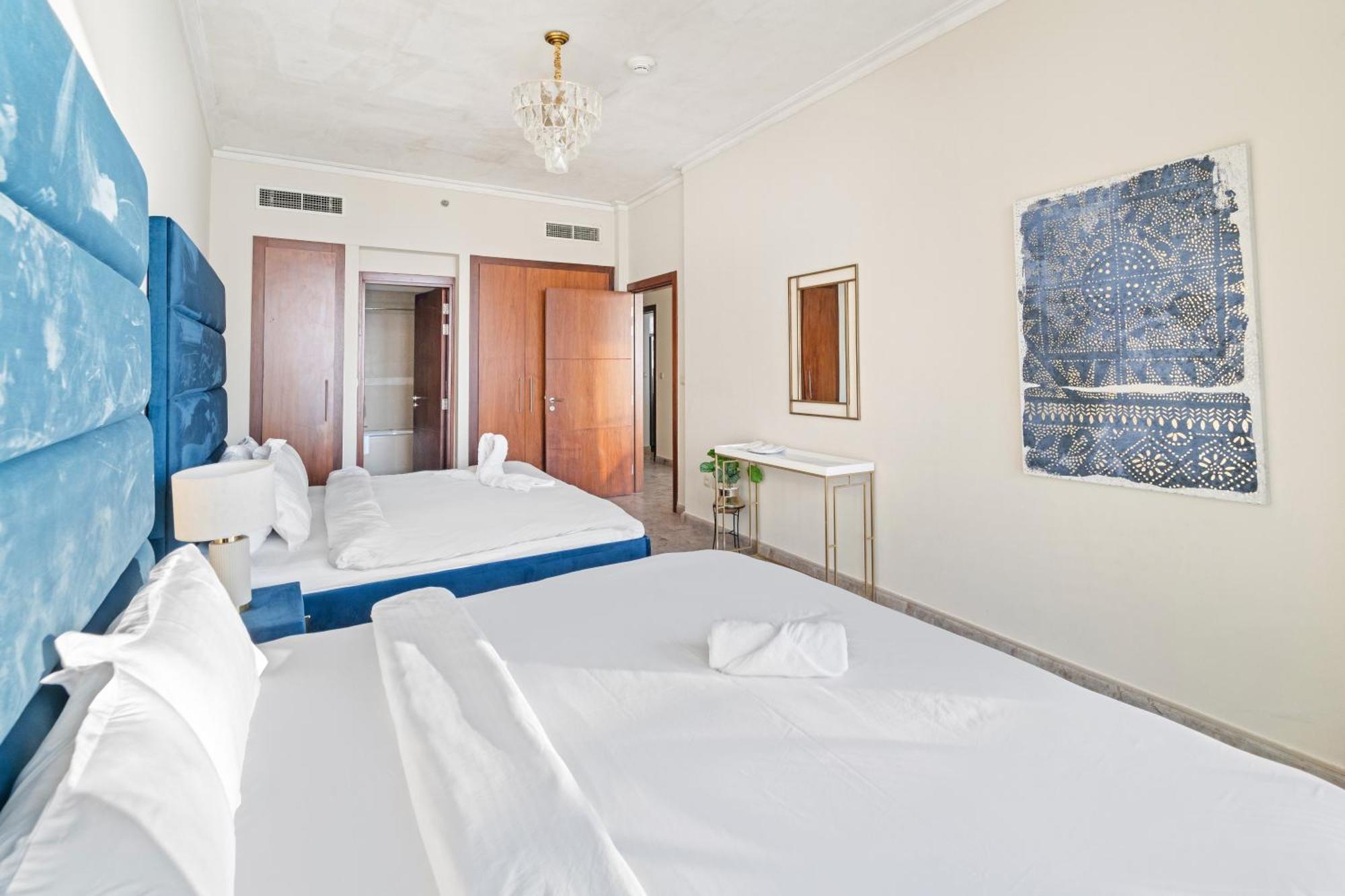 First Class 2br With Full Skyline & Sea View Dubai