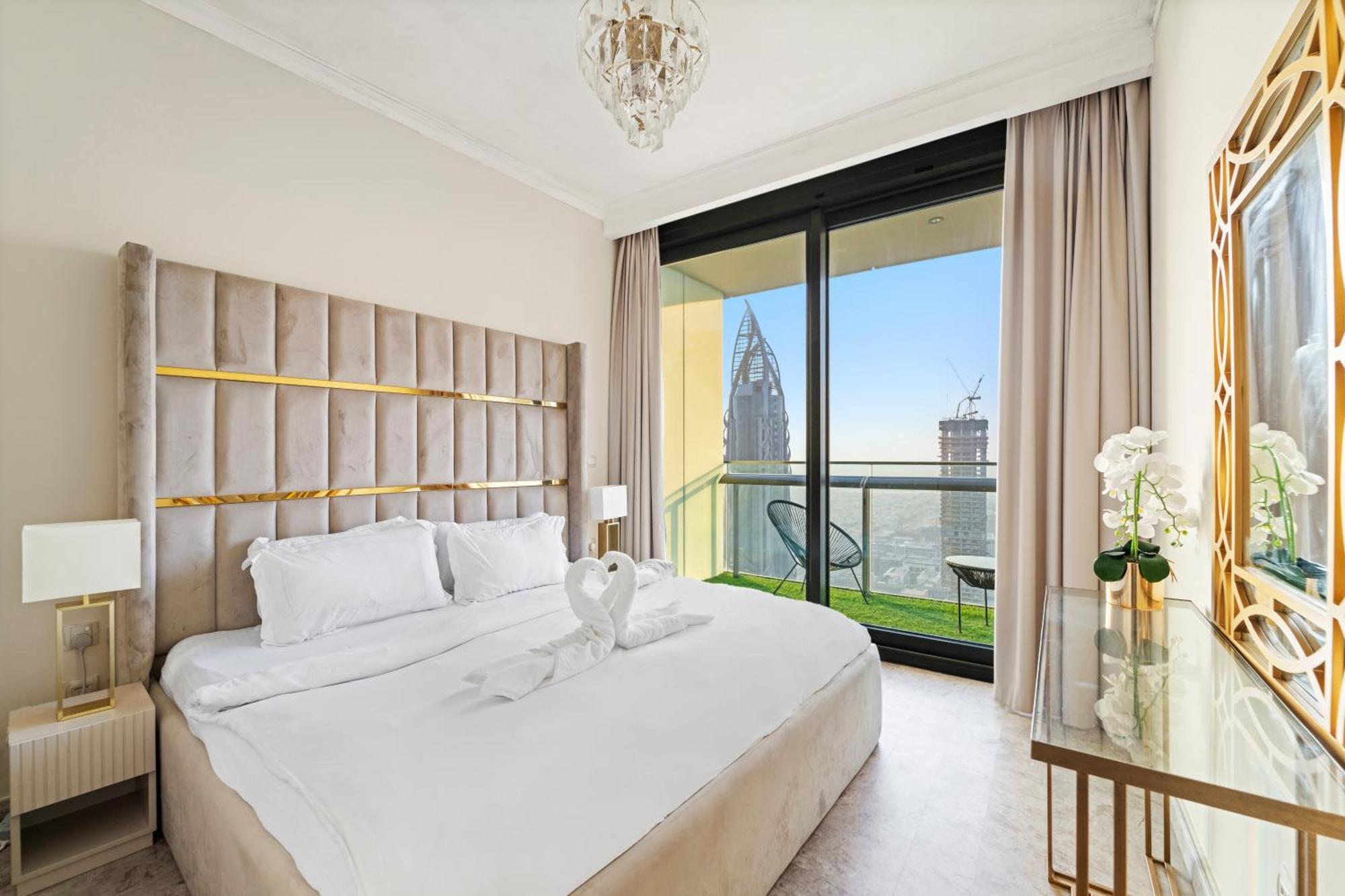 First Class 2br With Full Skyline & Sea View Apartment Dubai