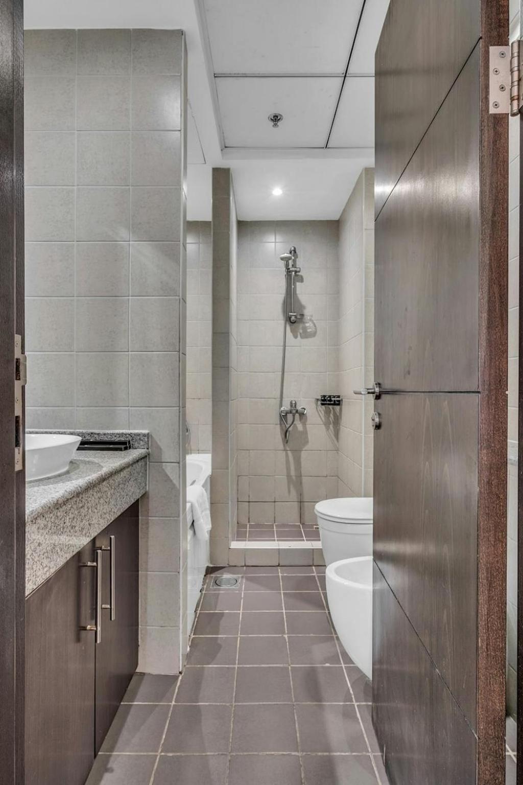Apartment Spacious 2br Torch Tower-l34 Near Marina Walk