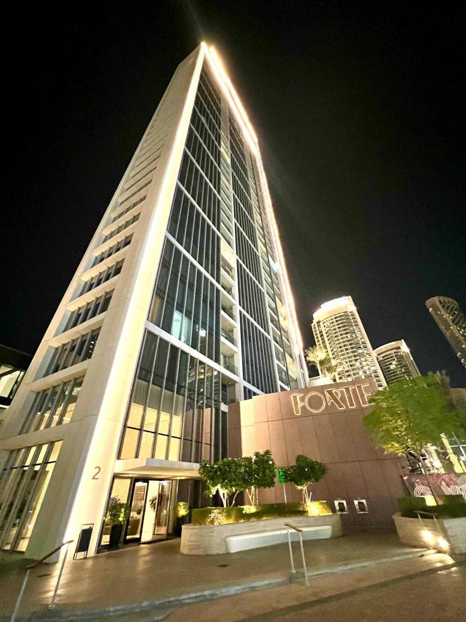 Apartment Downtown Luxury - Open Views Of The & The Sea - Walking Distance To Mall