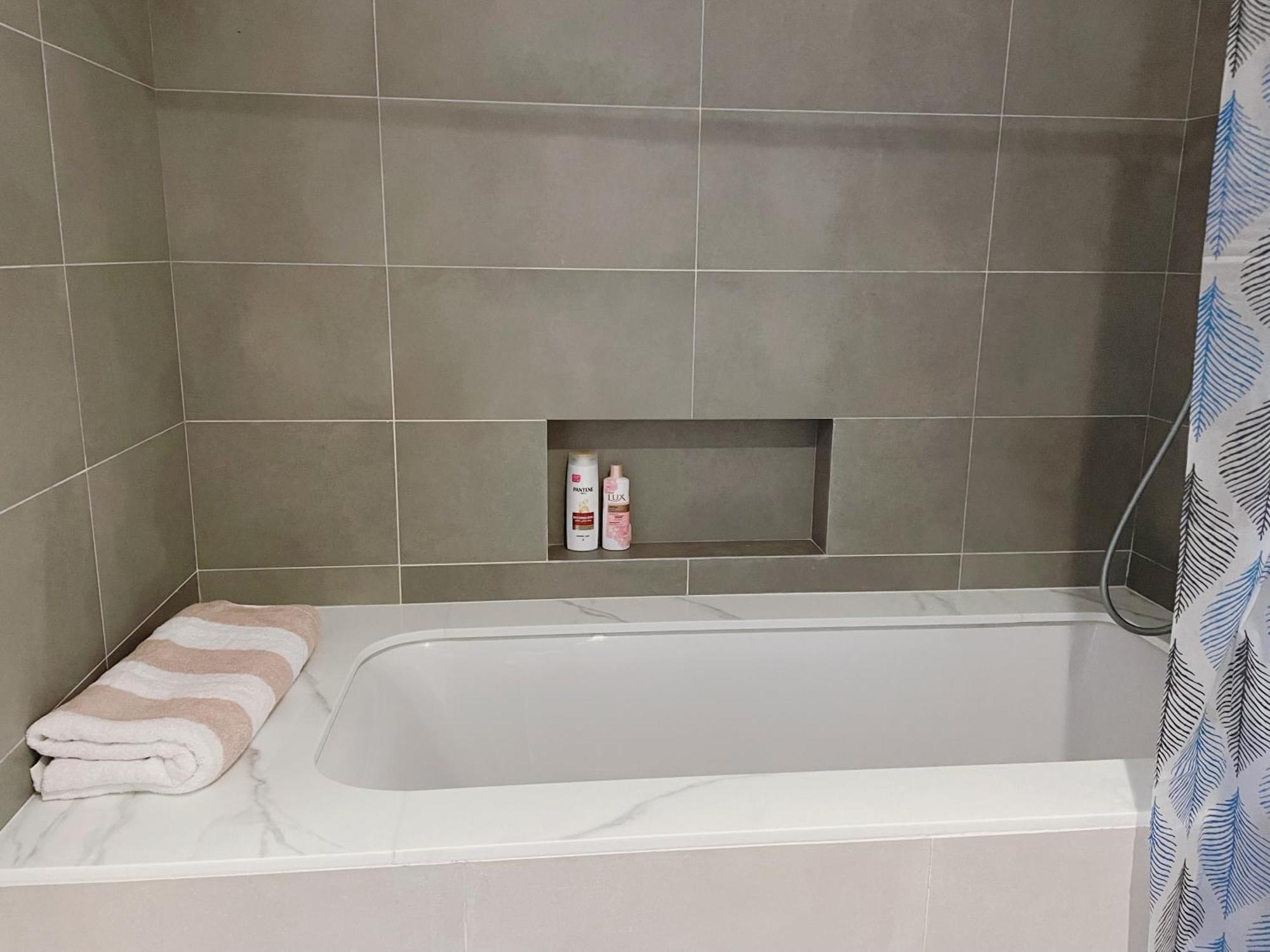 Creek 1-bedroom * Dubai
