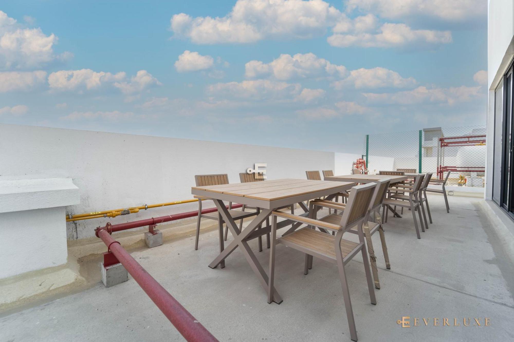 Everluxe 2-bed Apt In Al Karama With Terrace